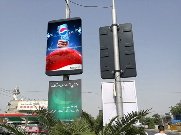 Outdoor Road Street WIFI 3G 4G Wireless Advertising led display